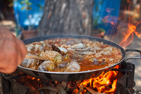 キャンプでお米が食べたいならパエリア!